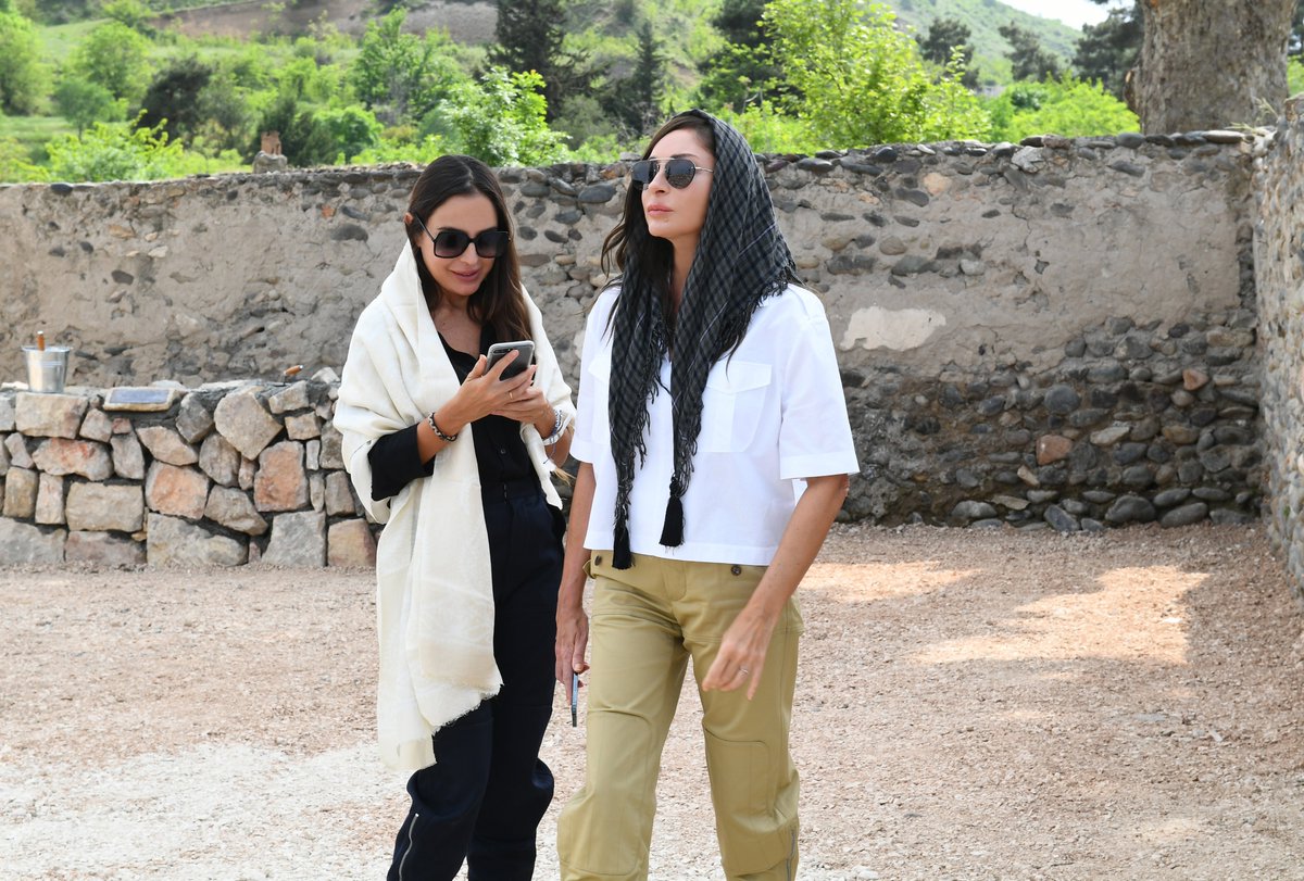 On April 26, President of the Republic of Azerbaijan Ilham Aliyev, First Lady Mehriban Aliyeva and their daughter Leyla Aliyeva visited Jabrayil and Zangilan districts.

bit.ly/3dSiiAy

#President
#FirstvicepresidentofAzerbaijan
#IlhamAliyev
#MehribanAliyeva
#Azerbaijan