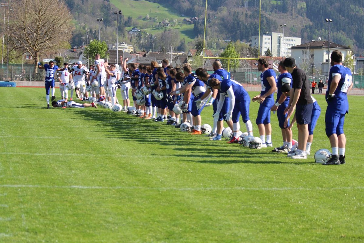 In week 2 we had a long roadtrip to the @BlueDevilsEms
A 9:27 win was the result 

#rollthunder #gothunder #amstettenthunder #americanfootball #win #afld1 #runningback #runningbacksonly #touchdown