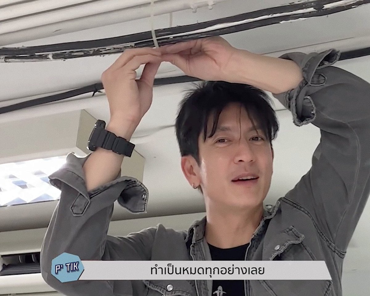 TikJesStand's tweet photo. พี่ติ๊กเหมือนช่างจริงๆเลยค่ะ ช่างหล่ออะไรเช่นนี้ https://t.co/kVzmMRrixf