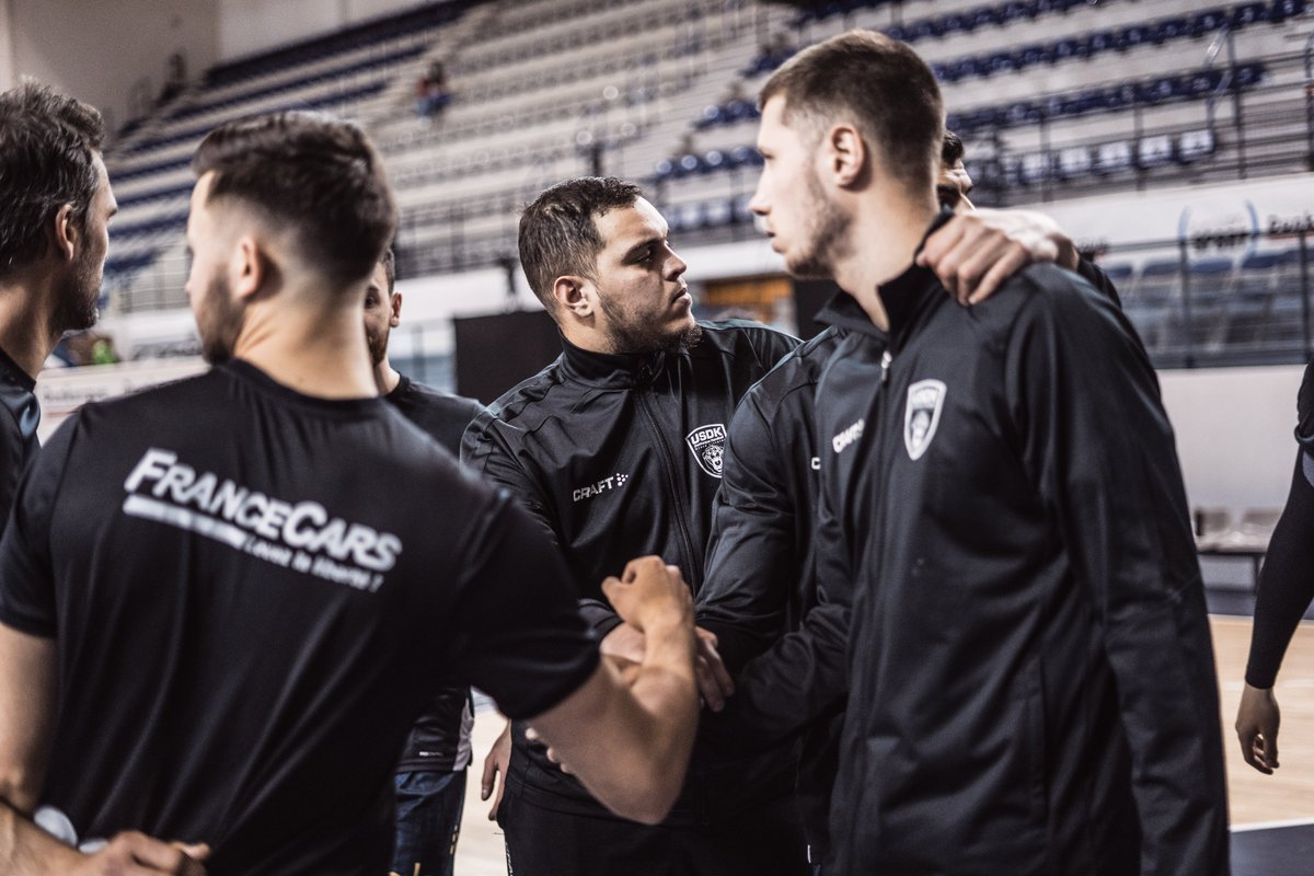 USDKDunkerque's tweet photo. Des points importants à prendre ce soir ! 🔵⚫️
#DUNCHA https://t.co/ftx4NrBTOk