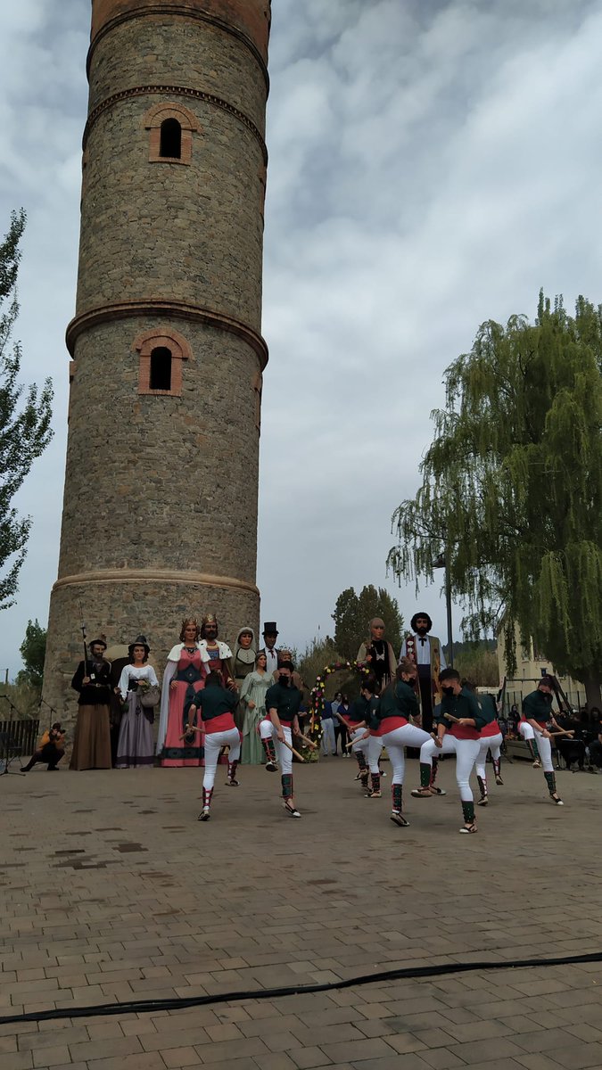 La presidenta <a href="/NiaTorrente/">Estefania Torrente i Guerrero</a> participa aquesta matí a #Sallent a l'acte d'Homenatge a Jordi Fàbregas. #Bages