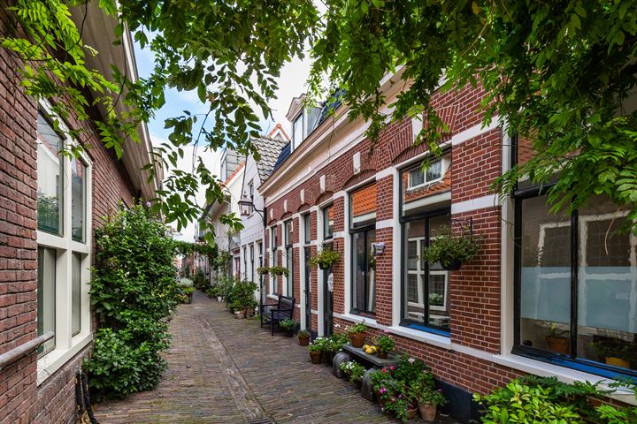 Haarlem makes his inner city autoluw. With an autoluw street you will get this kind of pictures. #Haarlem maakt de oude binnenstad #autoluw.