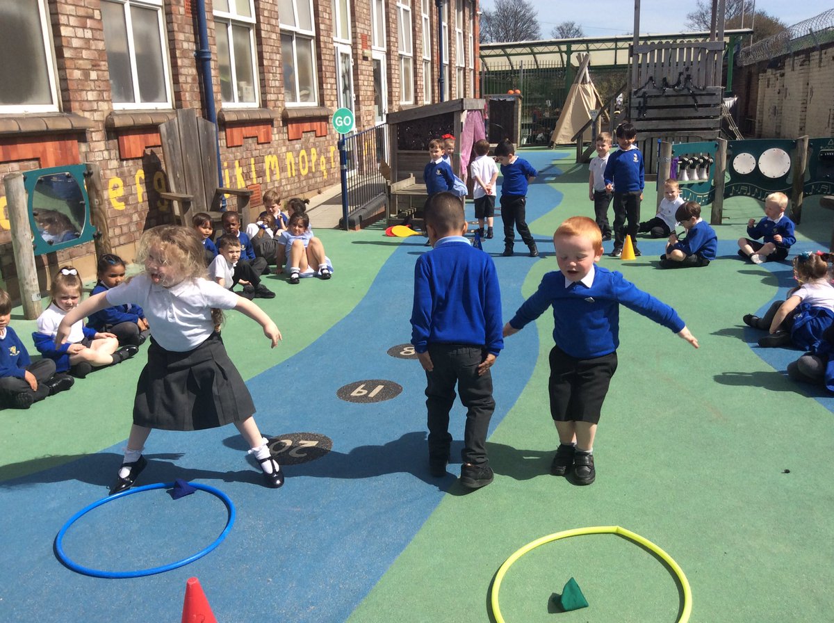 GSPSReception's tweet photo. What a lovely Friday afternoon. @GwladysStPrim @GSPSReception Team games in the sunshine ☀️. #GSPSPSED #GSPSOUTDOORLEARNING https://t.co/lFHrq6zo3d