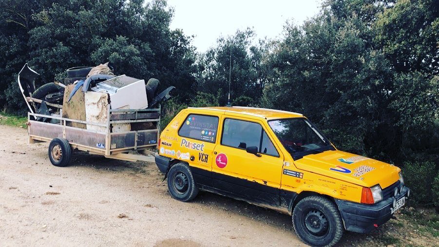 CapCalentsTeam's tweet photo. 🌳#CapCalents socialment responsables 👌🏻 Un dels nostres vehicles ha participat avui en la jornada de neteja que s’ha convocat avui a Vilamacolum. 💪🏻😘 https://t.co/PN5rmTltow