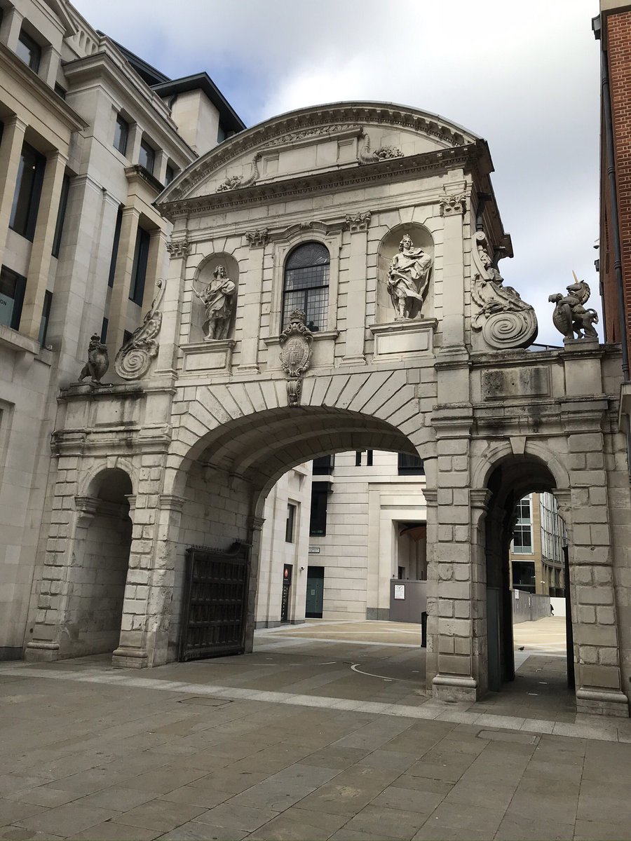 But, heaven be praised,there’s a happy ending. Christopher Wren’s temple bar was dismantled a 2nd time, placed in 500 pallets & returned to London where it now provides an entrance to the new more humane Paternoster Square which has replaced the short-lived 1960s brutalist horror