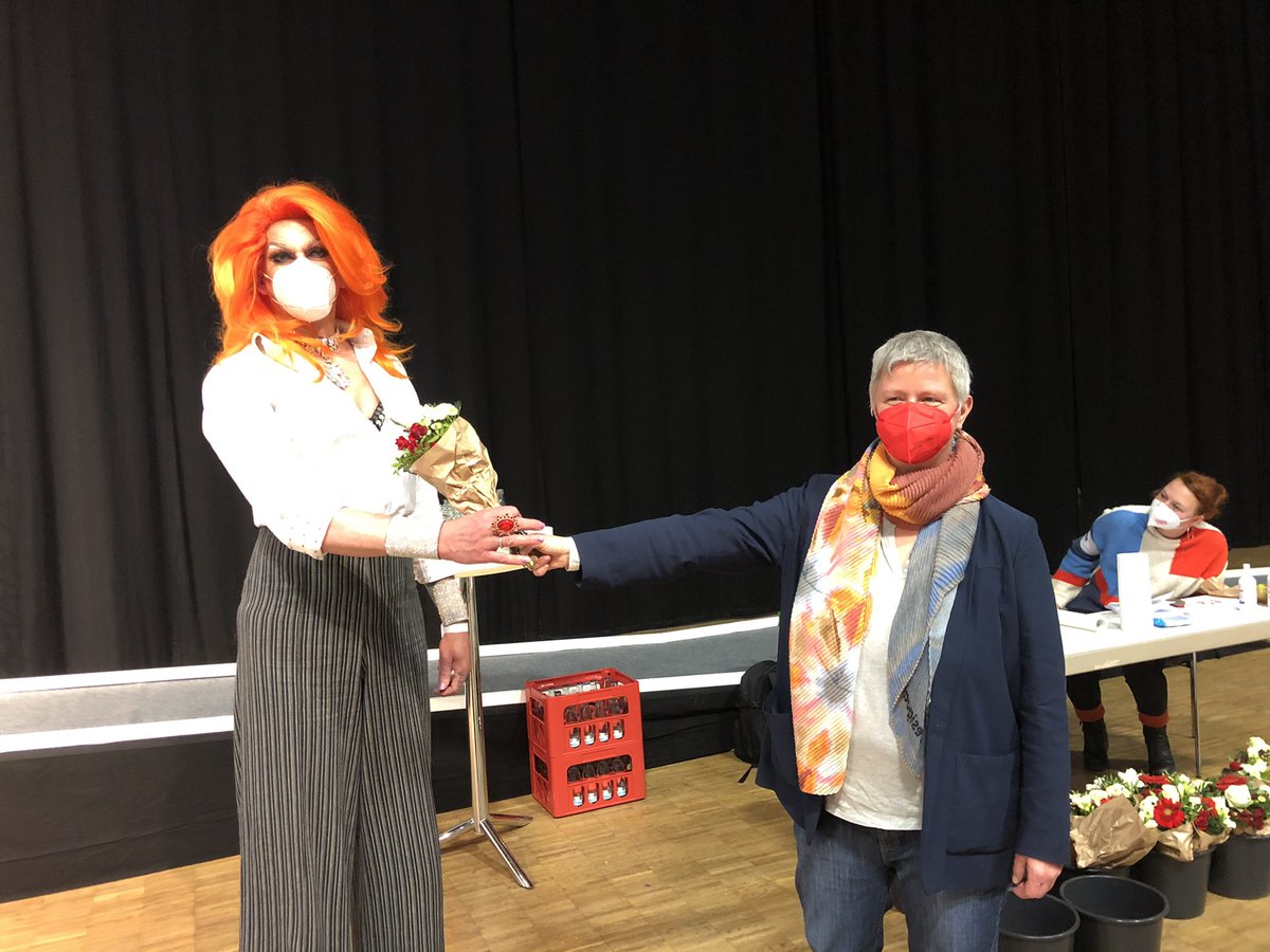 dielinkeberlin's tweet photo. Herzlichen Glückwunsch, liebe Gloria Viagra 💐! https://t.co/6ADrXwuHj6