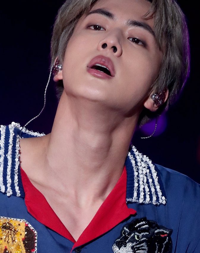 Well, I'm just reminding all that I am a sof-... a squishy stan, but  @AshlyRose4217 asked for a voting thread of Bangtan necks, and who am I to say no?Please share your very best pics, and please vote! #BestFanArmy  #BTSARMY  @BTS_twt  #iHeartAwards