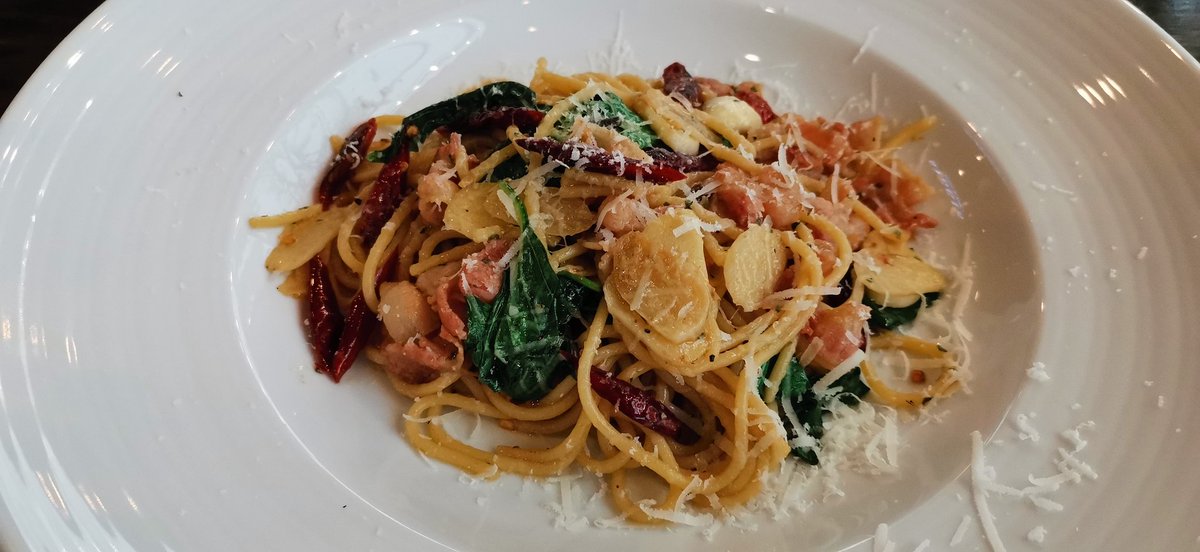 katekaew2's tweet photo. @aroii ร้าน bigger burger ปากช่อง อาหารอร่อยเลย burger อร่อย spagetti ก็ดีงาม ราคาก็ไม่แพงเท่าฝั่งเขาใหญ่ แนะนำเลยค่ะ นั่งกินชิลๆหน้าร้านได้เลย https://t.co/T2nk9LeOPd