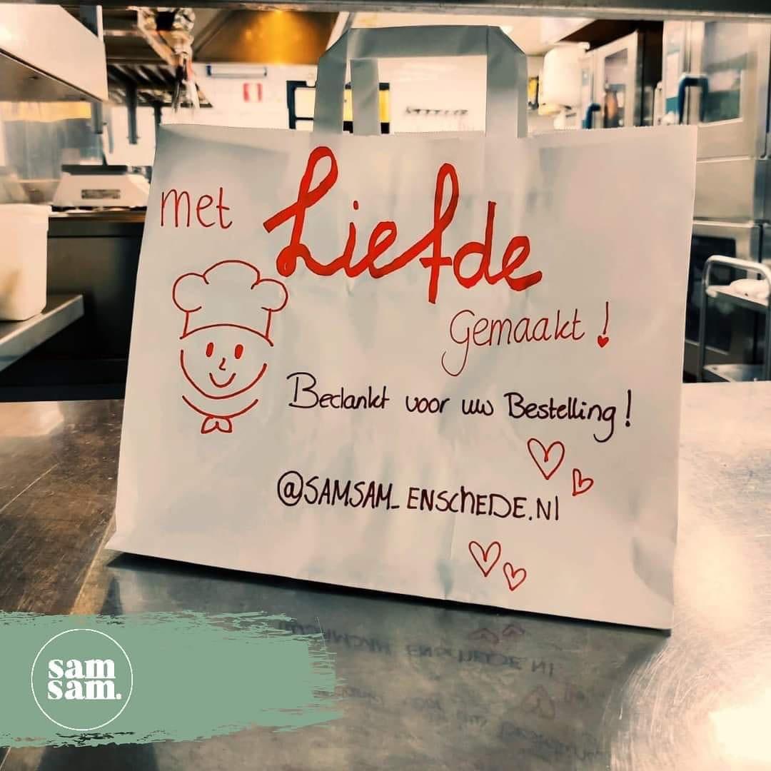 Laatste dag Sam Pot!

Nog 1 dag kun je gebruik maken van onze bezorgdienst. Na vandaag stoppen we met onze Sam Pot. We gaan het terras weer op!! Vandaag krijg je bij elke maaltijd gratis arretjescake, als dank voor al jullie bestellingen!

#laatstedag #sampot #arretjescake