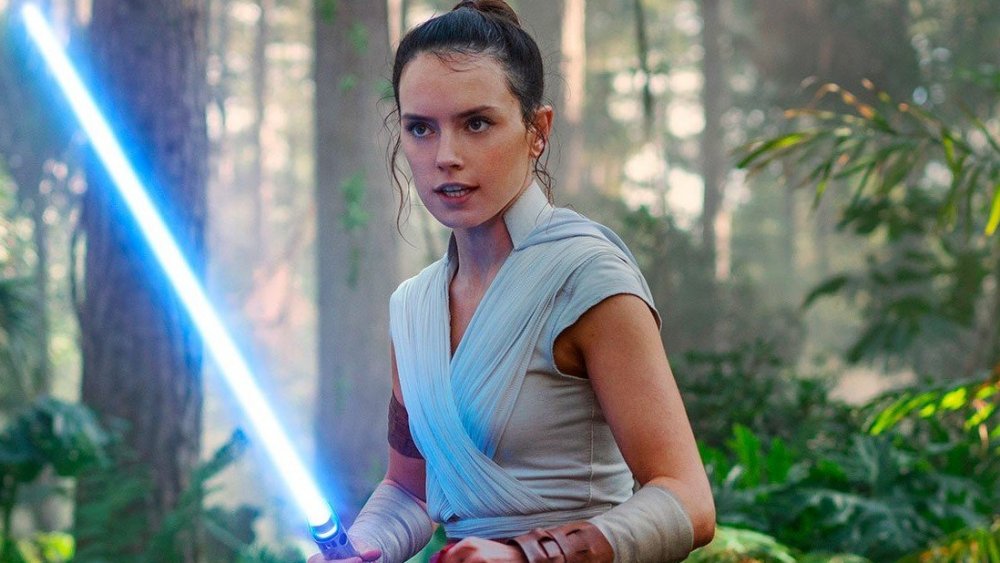 One year ago it was more Rey questions, like what was she doing in between episodes VIII and IX?

apple.co/3f1rv86

#HUseries2 #applepodcasts #ListenNow #PodNation #podcasting #StarWarsPodcast #FunFact