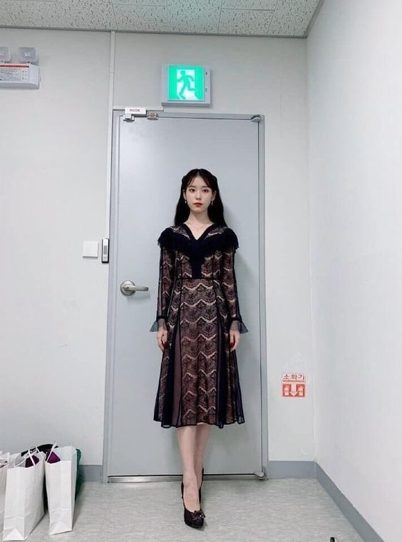 Iconic Jang Man Wol Outfits - a stunning Thread