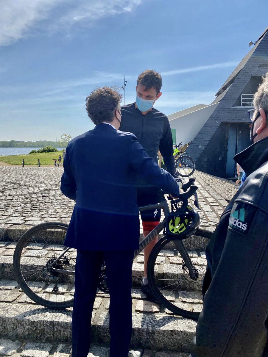 ChristopheBechu's tweet image. Première édition du nouveau marché dans le quartier du Lac de Maine. 

Un lieu de rencontres, d’échanges et de convivialité pour tous les Angevins, autour de produits de qualité : une nouvelle dynamique pour le poumon vert de notre Ville. 

Un plaisir de voir tous ces sourires !