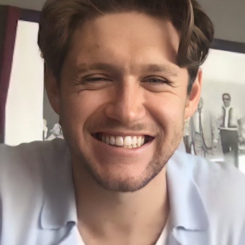 Who has the most beautiful Hairs? Ohh it& #39;s niall