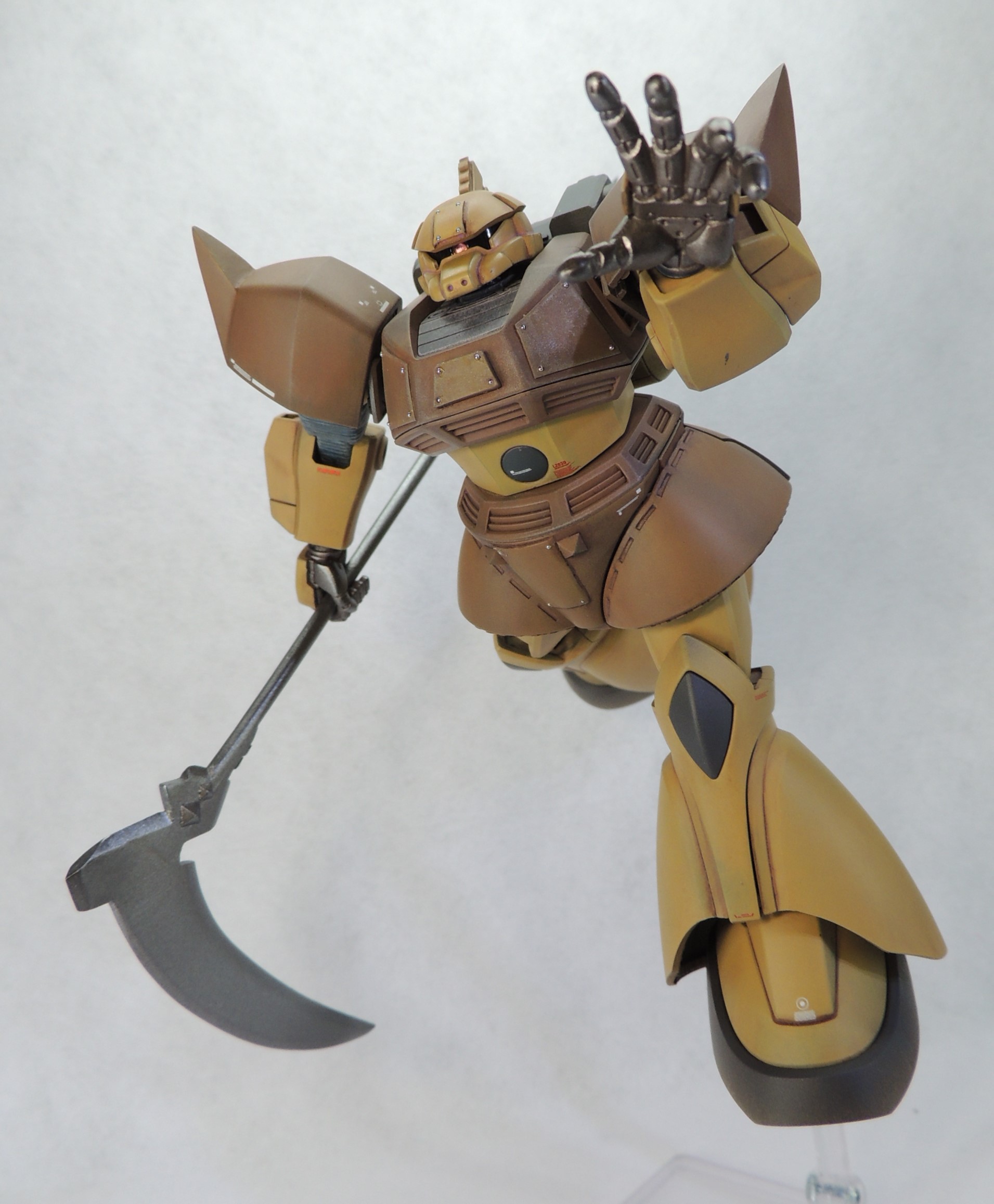 あやぽん ロレンツォファミーリアのゲルググ完成 扉絵の巨大なカマも製作 各関節にシーリングの表現を施し 増加装甲のリベットは0 7 スチールボールを使用 ゲルググ サンダーボルト外伝 ツイッターで楽しむサンダーボルト ガンダムサンダーボルト