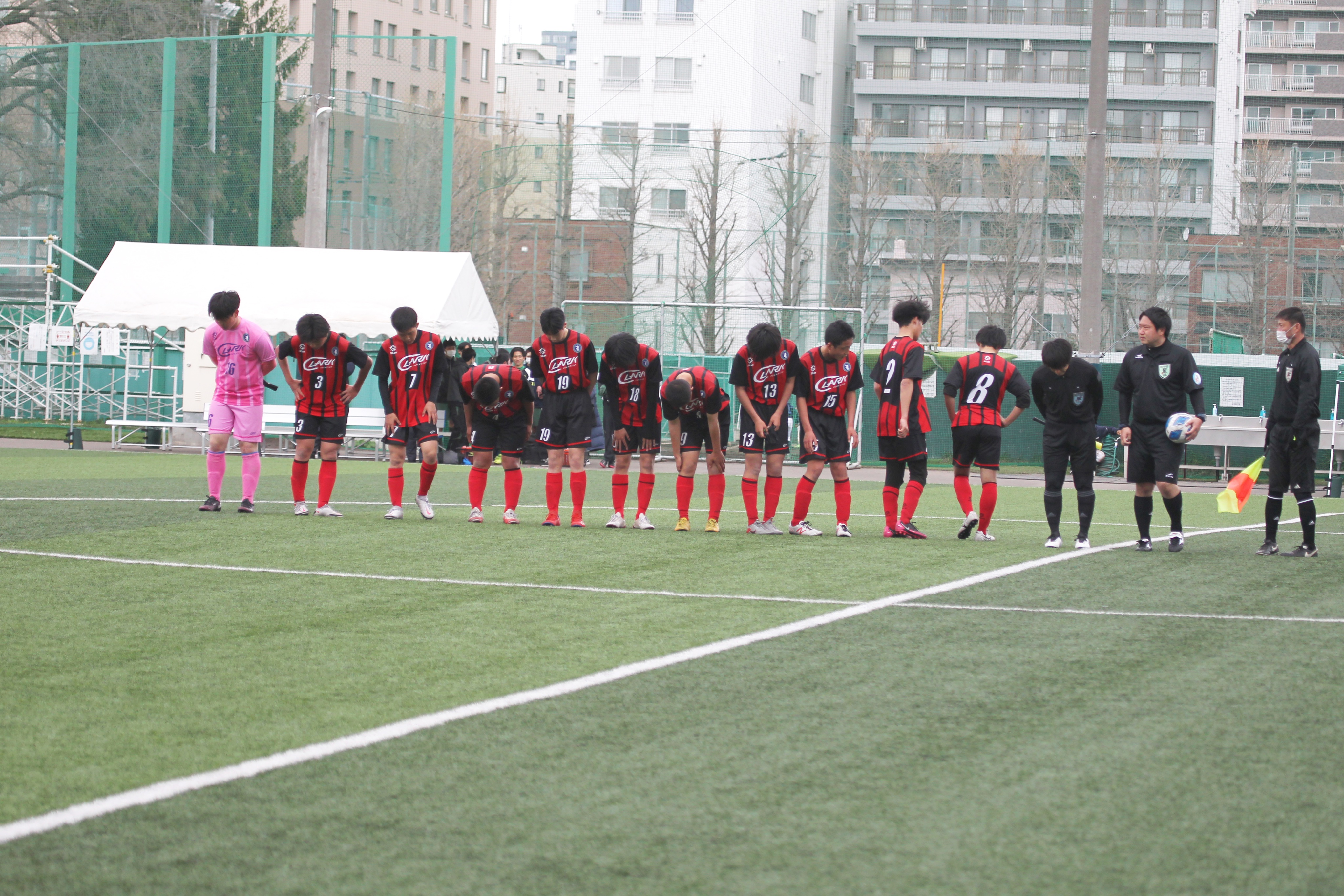 クラーク札幌大通 男子サッカー クラックス 札幌支部高校サッカー春季大会予選第２戦が4月25日 札幌で開催 クラーク国際札幌 大通キャンパスは０ ３で札幌月寒高校に敗れ 前日の北海高校戦に続く２連敗で予選敗退 公式戦初得点 初勝利は 次大会