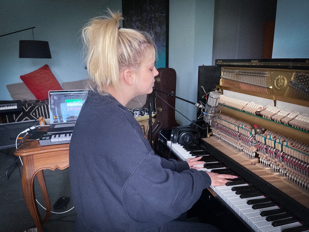 louane's tweet image. Fallait que je te dise.. ✨