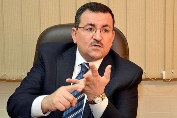 بعد الأزمة.. استقالة وزير الإعلام أسامة هيكل من منصبه