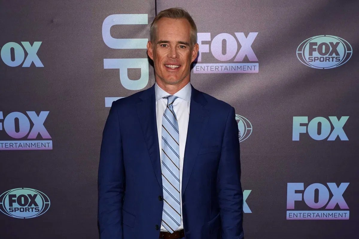 Happy 52nd Birthday to Joe Buck! 