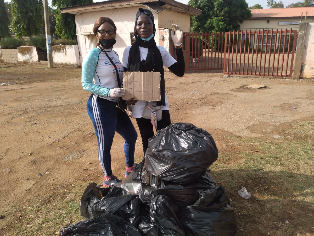 wakilarious's tweet photo. EarthDay2021,I joined a host of other environmental volunteers across #Zaria in retrieving indiscriminately disposed PET bottles from the environment, for repurposing through #MissionZeroPlastic by the Cocacola Foundation. 
#IsOurFight
#AreaixTCCF
#EarthDay2021
@ploggingnigeria https://t.co/OHLv9hfDf1