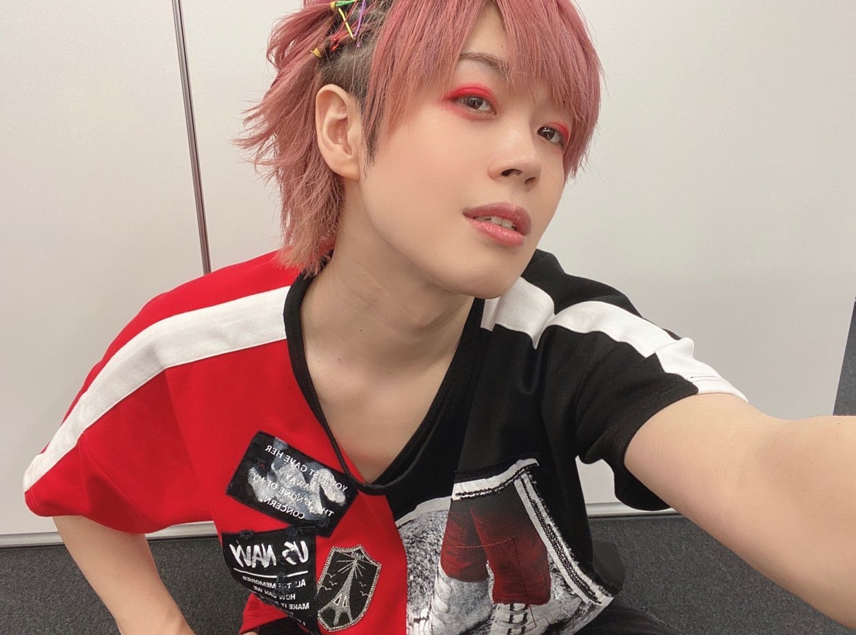 となりの坂田 浦島坂田船 鎖骨 俺にもあるんだなぁ T Co Bfed8prswf Twitter