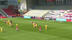 📐 ellatoone99 slots its home from the spot!#BarclaysFAWSL @ManUtdWomen