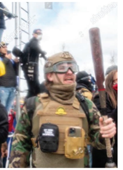 THREAD: We're reaching a new chapter in the prosecution of accused US Capitol InsurrectionistsAnd it's illustrated by the court filing Friday night from Robert Gieswein, who's accused of wearing riot gear, wielding a baseball bat on front lines & wielding Anti-Semitism too