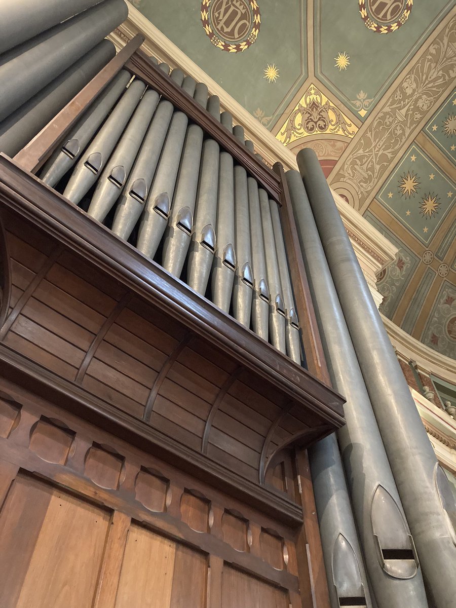 🎶 After our morning service at St Mary’s #Balham, we are always treated to some wonderful organ music - like a mini concert! 🎵