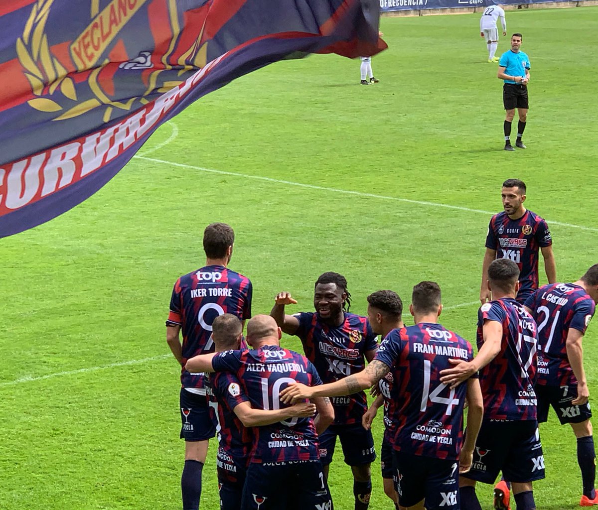 #YeclanoMarbellaFC ⚔

《Yeclano Dptvo  3-1 Marbella F.C.》

💪🏻🏟 ¡Seguimos sumando ➕3⃣! Cuarta victoria consecutiva 🆚️ <a href="/marbella_fc/">Marbella FC</a> 🆙️📊

⚽️ <a href="/Luis_CO6/">Luis Castillo</a>
⚽️ Alex Vaquero
⚽️ <a href="/karimabu99/">Abubakar Karim</a> (p)

#2BGIV_E 🏆
<a href="/PCurvabar/">Peña Curvabar</a> 📸
#GraciasAfición 🤗
#SomosYeclano 🔵🔴
#SigamosCreciendoJuntos