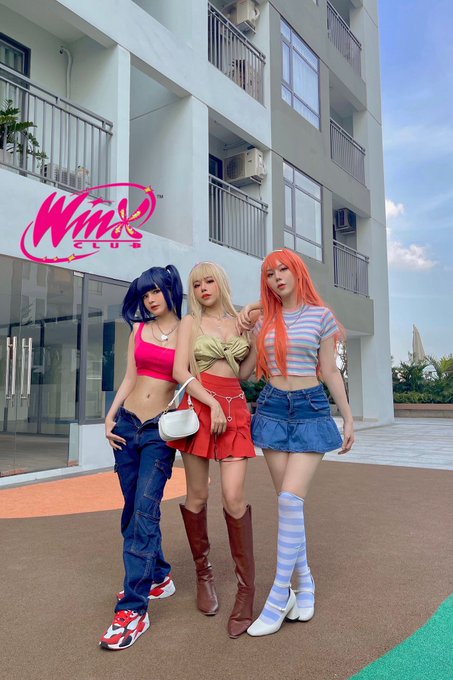1 pic. We had a Winx cosplay shoot today !  Me as Stella and @Azami_1110 as Musa 🎵

#winx #winxclub #winxcosplay