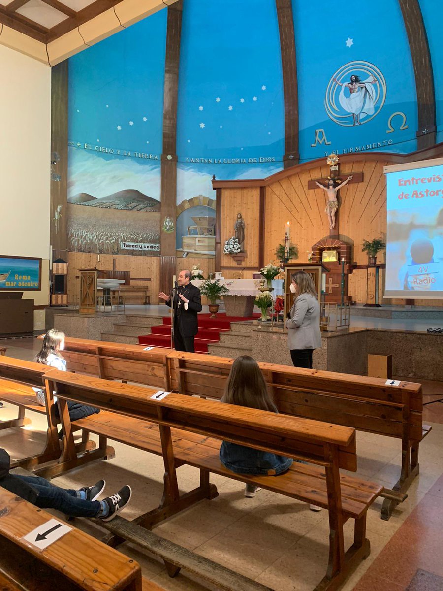 obrero4v's tweet photo. Gracias @ObispoJesusFG por compartir con nosotros la catequesis y la Eucaristía de hoy. Con nuestro Pastor descubrimos #ParaQuienSoyYo #vocaciones @DiocesisAstorga https://t.co/5xVJsYicXM