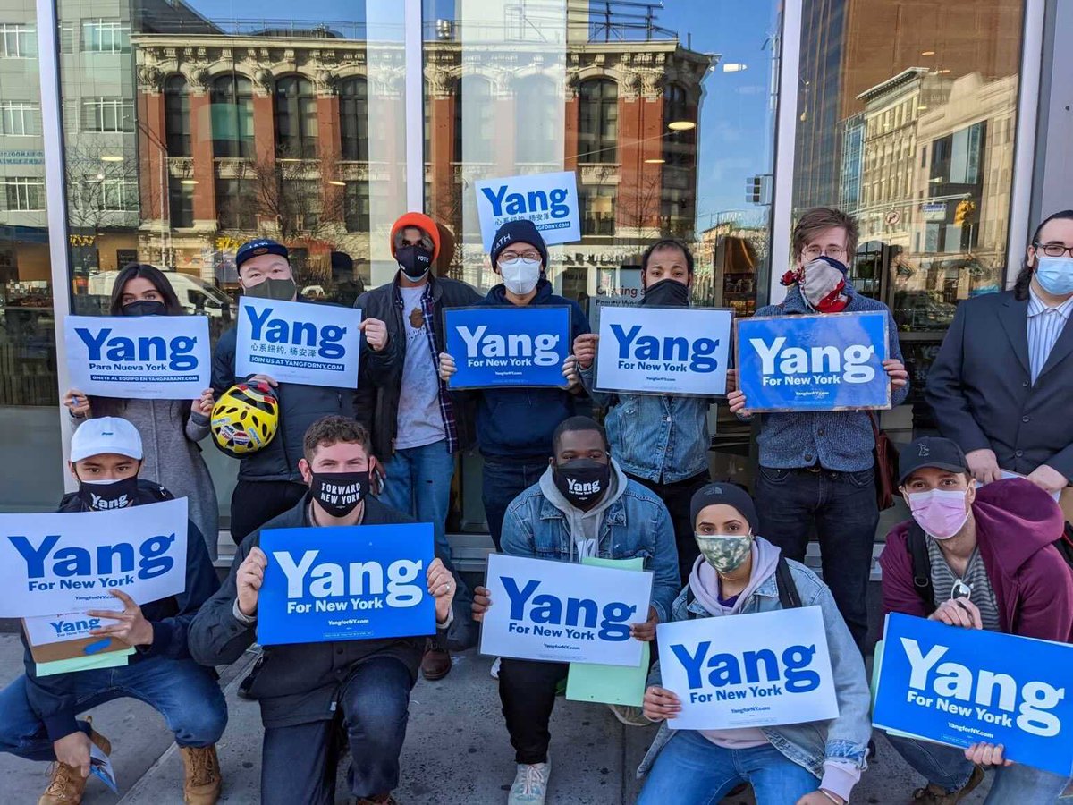 Volunteers4Yang's tweet image. We&apos;re less than 60 days away from the Mayoral primary! While the NYC #YangGang keeps growing, we&apos;re always welcome to have more hands 🙌 to help @AndrewYang win. See how you can help, remotely and in-person: volunteer.yangforny.com