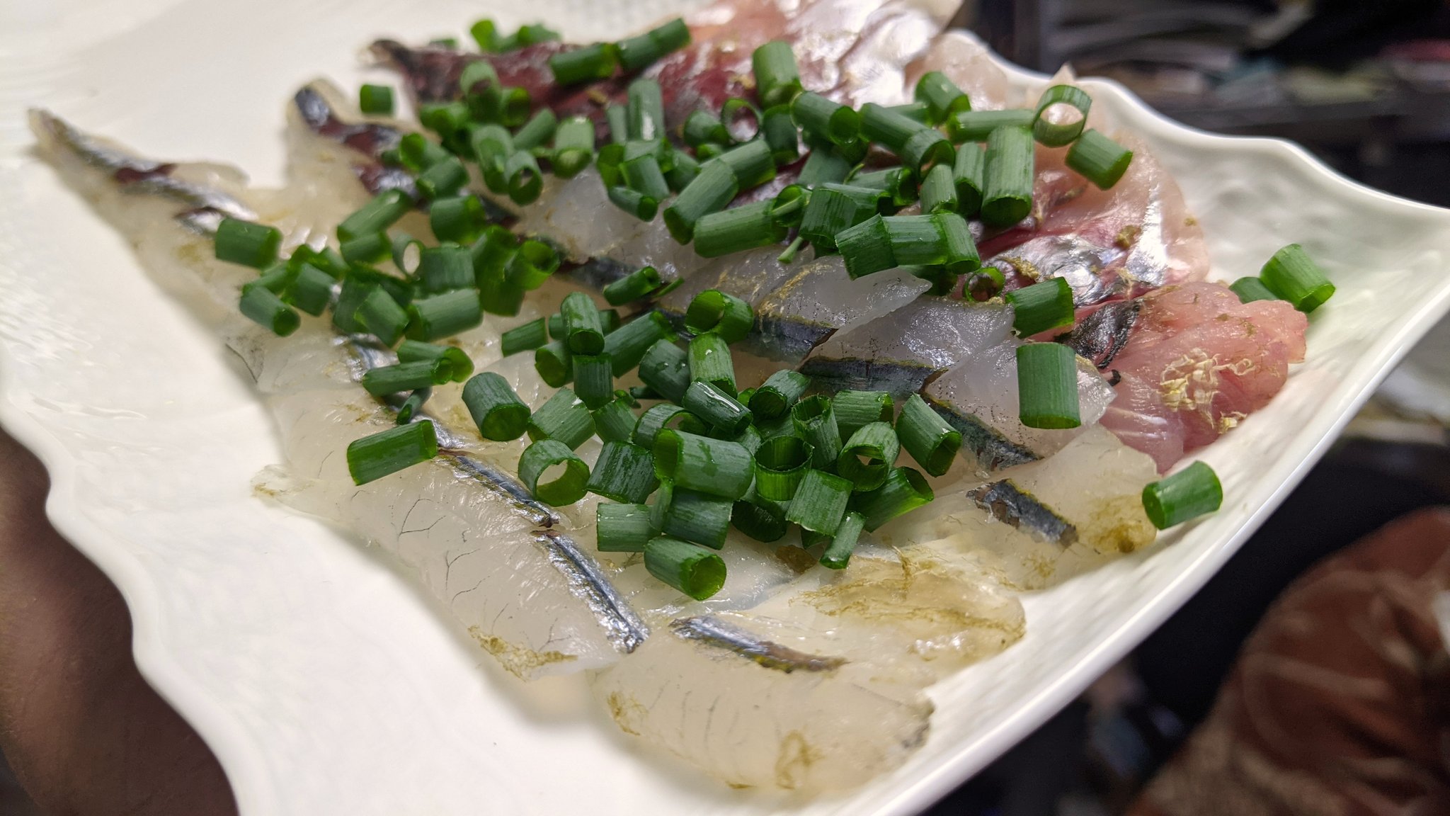 F造 夕食はサヨリとアジの刺身 癖がなくて美味しい サヨリ とアジにトロロ昆布まぶして寝かせたものの刺身 昆布の旨味がイイカンジ サヨリとアジの天ぷら 一部大葉を巻きましたが子供もパクパク あとはサヨリ のゴマ油使った塩焼き 良い酒のアテになり