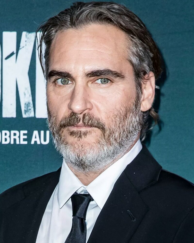 En 2019 c'est Joaquin Phoenix qui reprend le rôle dans "Joker" de Todd Philips. Pas de Batman cette fois, le Joker est le personnage principal. Le film raconte, dans une histoire originale, la transformation d'Arthur Fleck qui, à force de déceptions, devient le Joker.