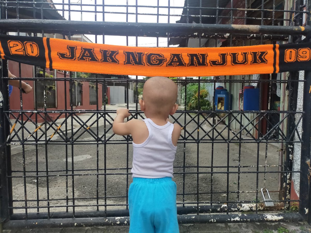 Ikut merayakan dan optimis Juara Ndan <a href="/OrenBarat/">IG:OrenBaratOfficial</a> <a href="/InfokomJakmania/">the Jakmania</a>