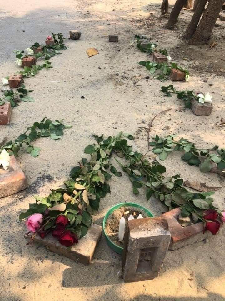 The family of a man who was shot dead and dragged away by the regime's forces in Mandalay's Chanmyatharzi Township performed a memorial service on Sunday. Kaung Htet Naing, 22, was shot dead by plainclothes officers in Mandalay on Saturday morning. 

#Whatshappeninginmyanmar