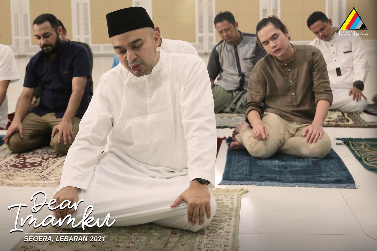 Salah satu karakter yang menjadi tempat bertanya agama dan kegusaran hati Haris (<a href="/AhmadAbdulQodir/">Dul Jaelani</a>) adalah Ustadz Maulana yang diperankan oleh <a href="/DavidChalik/">David Chalik</a> 🙏

Sudah siap untuk silaturahmi di bioskop 13 Mei 2021 👀🍿

#DearImamku
#SilaturahmiDiBioskop
#13Mei2021
#MainPictures