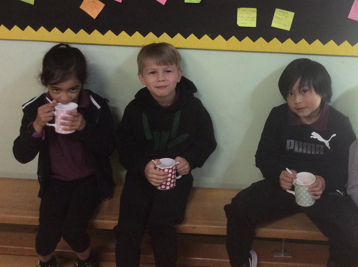 FoxHill_Primary's tweet image. Here are our GOLD superstars today! Well done everyone! ⭐