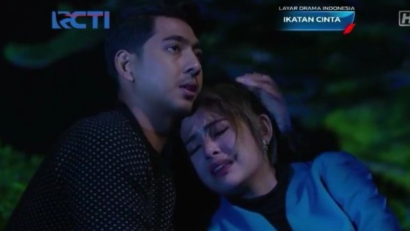 vytamin_df's tweet photo. "Saya pasti akan selalu menemukan kamu ndin, karena kamu tempat saya untuk pulang" 
Aldepanik kalau panik pesonanya makin awur awuran, Al mending panik aja tiap hari dah #IkatanCintaEp250 https://t.co/SqRCDqwFig