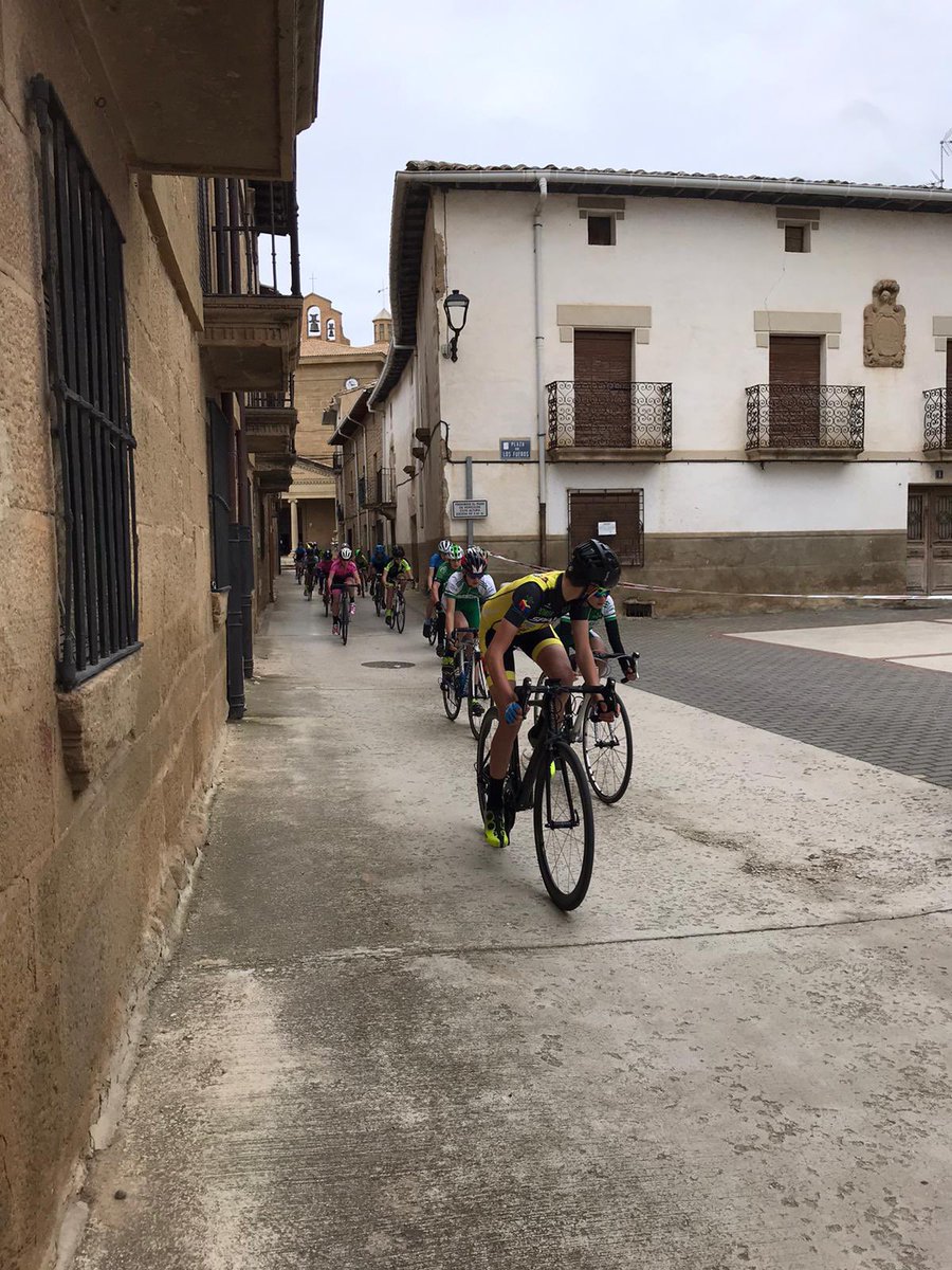 Carrera de escuelas en <a href="/AytoAllo/">Ayuntamiento Villa de Allo</a> organizada por <a href="/CcestellaL/">Ccestella/LizarraTe</a> . 
Hay cantera!!!!