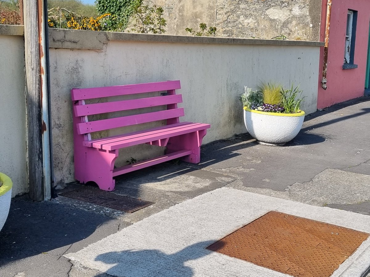 RoisinGarvey's tweet photo. Public seating! A simple thing but so important. 6 options in a village of 80 people in Labasheeda, lots to learn for many towns and cities from this small friendly village along the Shannon Estuary #labasheeda #shannonestuary A hidden gem @Failte_Ireland https://t.co/CAYOO3Z3c1
