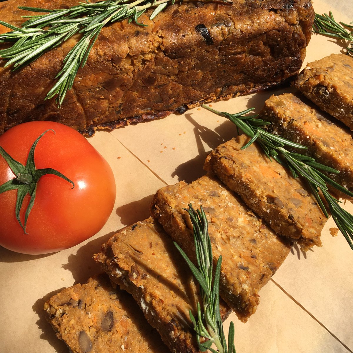 Sunday roasts all day until 8! Grass Fed Rib Eye Beef, Chicken and Vegan Nut Roasts on today for you guys. Our head chef Nathaniel and the team have you sorted with all the trimmings 🍅🍋 come grab one before they go! X