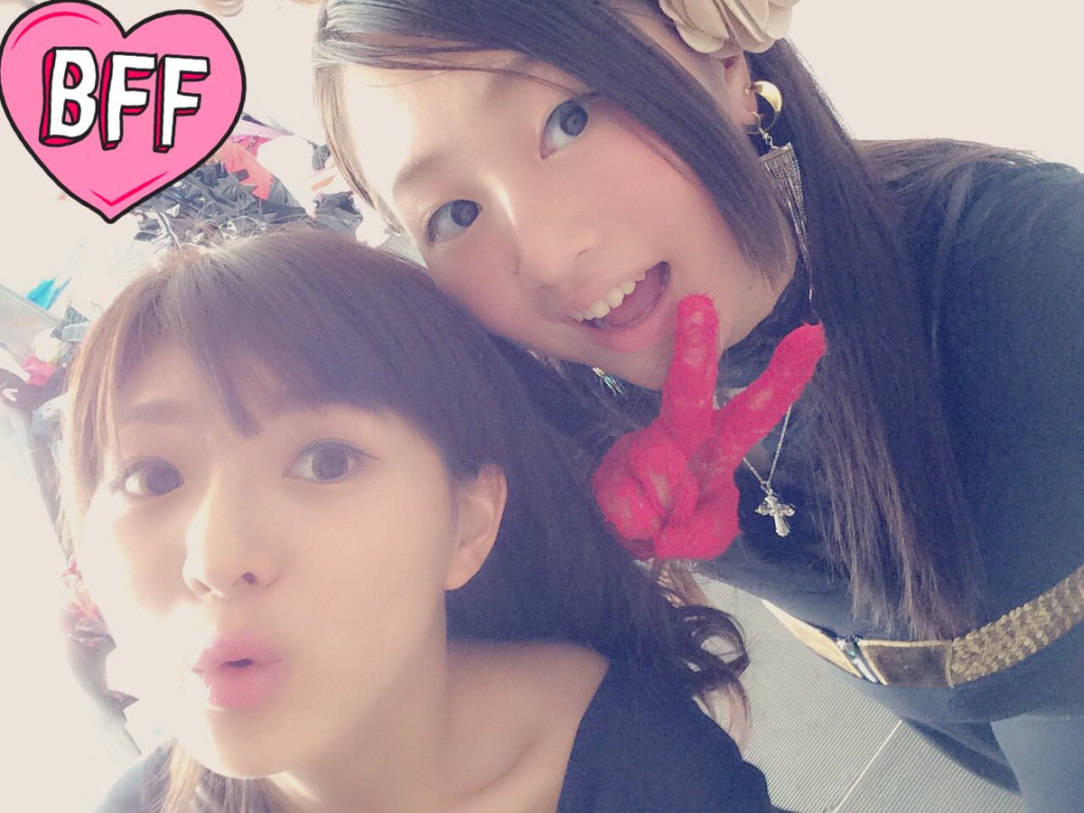 2lsana's tweet photo. いつから一緒にダンスしてたやろ
レッスン終わりは松屋かマックスバリューのサイゼ行ったな
発表会では袖にシート広げてオリジン食べたな
万葉は私と交代やったな
思い出とか振り返ったらキリないわ

杏菜の活躍振りずっと見てたよ。

ほんまにお疲れ様！

(携帯にある、できる限り古い写真掘り出した) https://t.co/zt85YreEyR