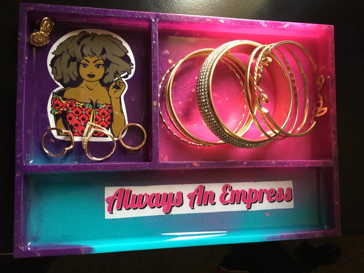 CreativesAspect's tweet image. 🚨🚨🚨🚨ATTENTION🚨🚨🚨🚨
Hey Guys! My website has been updated. I have a variety of options. Everything is made with epoxy resin.  Check it out‼️ Website information is in my bio. You can also negotiate prices. Happy Shopping! #supportsmallbusiness #BlackOwnedBusiness #handmade