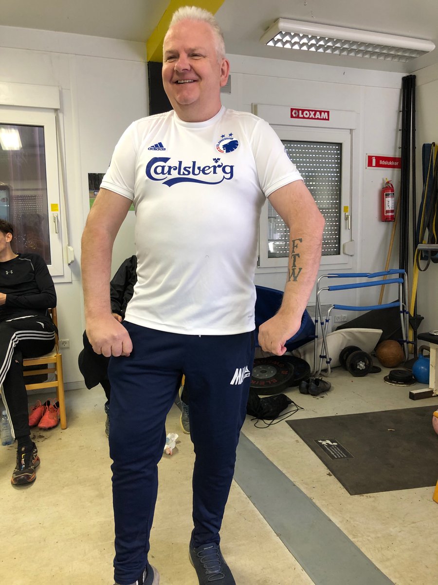 Qstergaard91's tweet photo. Kontroversielle billeder begynder at florere fra Riisvangen idag @FCKobenhavn @AarhusNordFyren https://t.co/N07zzkLQGV