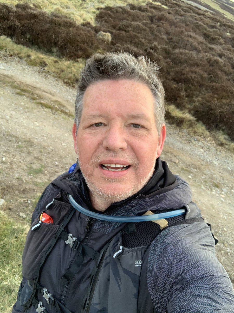 WindyWilson88's tweet photo. Windy says it might have been a scorcher today but at 6am this morning up Meall Tarsuinn the wind would have cut you in two but not me as I had my @ProvizSports #REFLECT360 #MensExplorerRunningJacket on. Lightweight. Windproof. Breathable. Water resistant . . . A godsend 🏃🏼‍♂️⛰🥼 https://t.co/8AbOKO4lHv