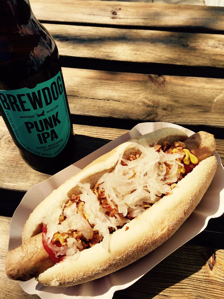 Sleeping piglets <a href="/QuarrAbbeyIOW/">Quarr Abbey</a>, a sheela na gig at Binstead Church and sauerkraut vegan dogs at #Ryde Pier Cafe. A perfect day on the sunny #isleofwight ☀️