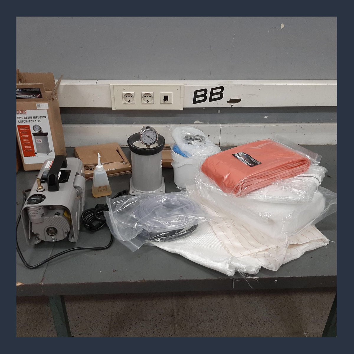 novaracingfs's tweet image. Continuamos una vez más con el departamento de aerodinámica mostrándonos el kit de infusion para completar la carrocería del NOVA 6!💪🏻

Estad atentos a nuestras redes sociales! 📲🏁

#vftnonstop #formulastudent #formulastudentspain #VilanovaFormulaTeam #workingonmydream