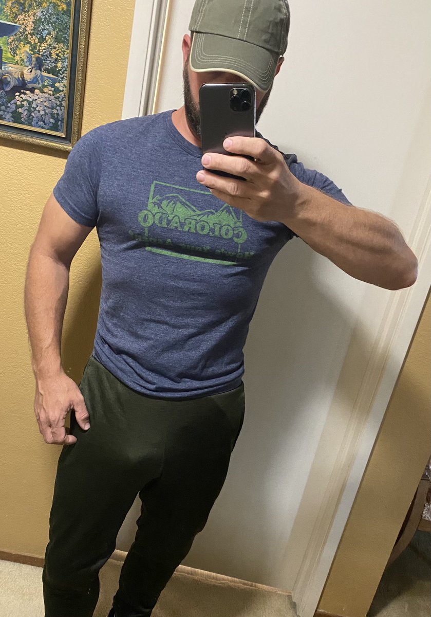 handsyman69's tweet photo. Stormy day, how’s your Aspen? #freeballing #freeball #bigballs #bulgeinjoggers #bultogay #bulgepublic #bulgeaddict #bulgemen #bulgelover #bulgeaddicts #commando #gay #dickprint #vpl #bulge #bulgedetected #BulgeDaily https://t.co/13JdM3KX95