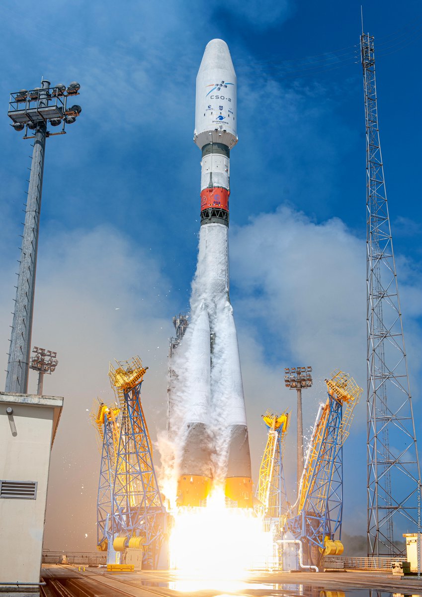 It's also time to correct a mistake regularly made, especially on models.Soyuz isn't white, but almost fully gray. The white color that it has at liftoff is only frost which forms on the oxygen tank, not paint!Look at the difference during rollout and launch: - ESA & CNES