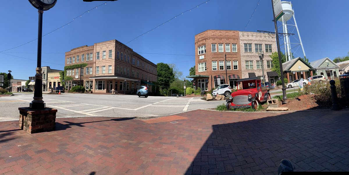 davidmoney72's tweet photo. Wide spread damage from #sweethomehenrycounty all the way to Senoia, just south of ATL - followed by a beautiful Sunday morning in both areas. #muchworktobedone. https://t.co/rGJhS378ND